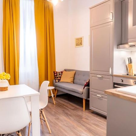Central And Comfy 2Bdr Apartment Near Parliament Белград Екстериор снимка