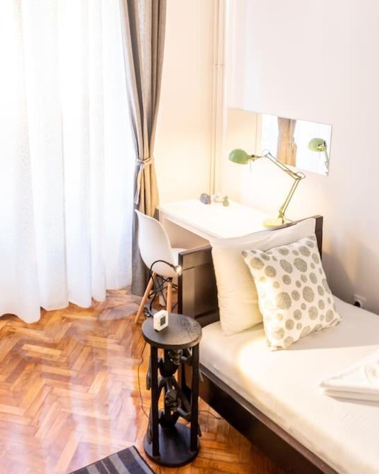 Central And Comfy 2Bdr Apartment Near Parliament Белград Екстериор снимка