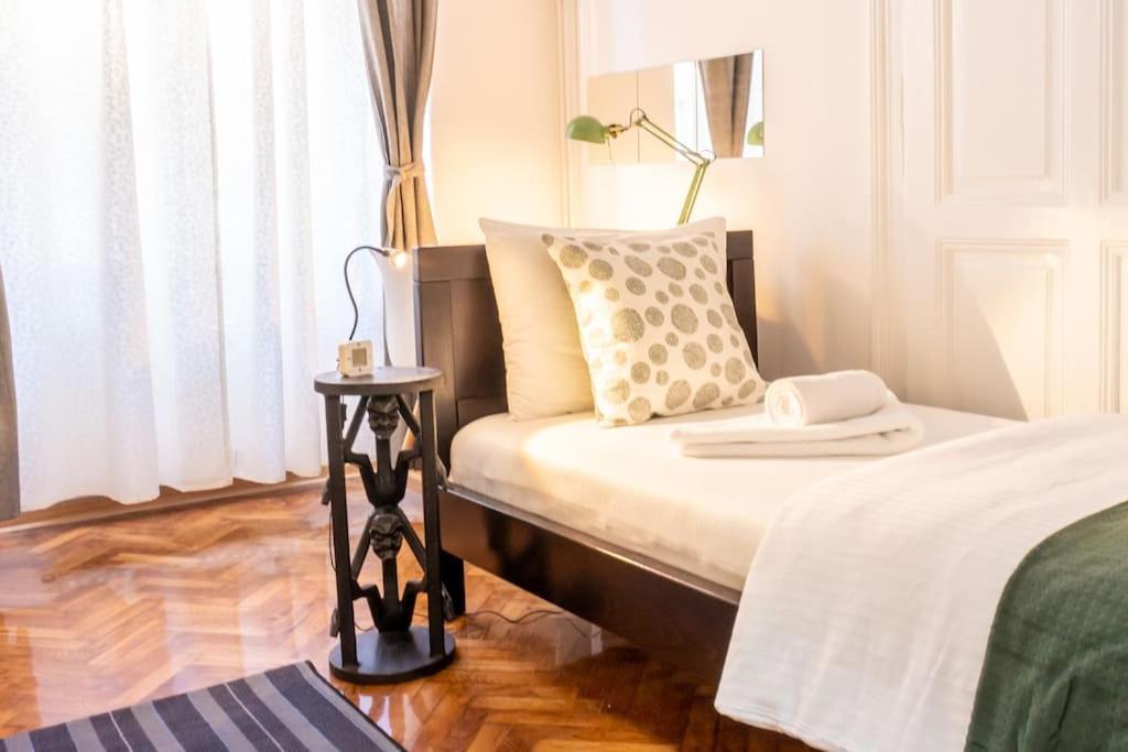 Central And Comfy 2Bdr Apartment Near Parliament Белград Екстериор снимка