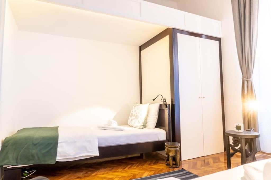 Central And Comfy 2Bdr Apartment Near Parliament Белград Екстериор снимка