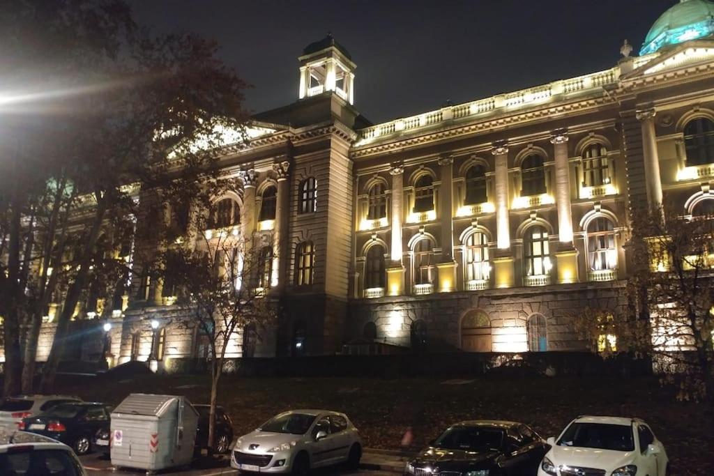 Central And Comfy 2Bdr Apartment Near Parliament Белград Екстериор снимка